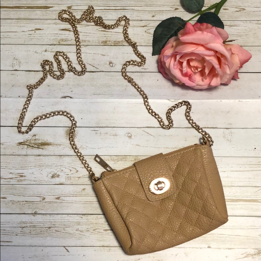 Small beige quilted patter purse with gold chain